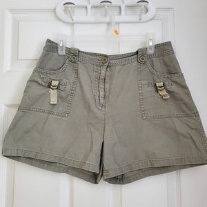 Comfortable short size 6